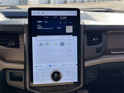 Used 2022 Ford Expedition Max Limited image 17