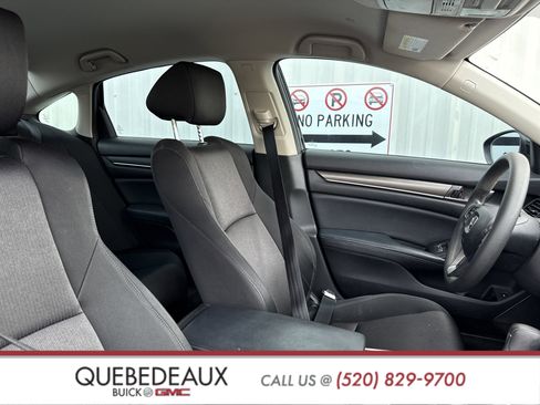 Used 2018 Honda Accord LX image 30