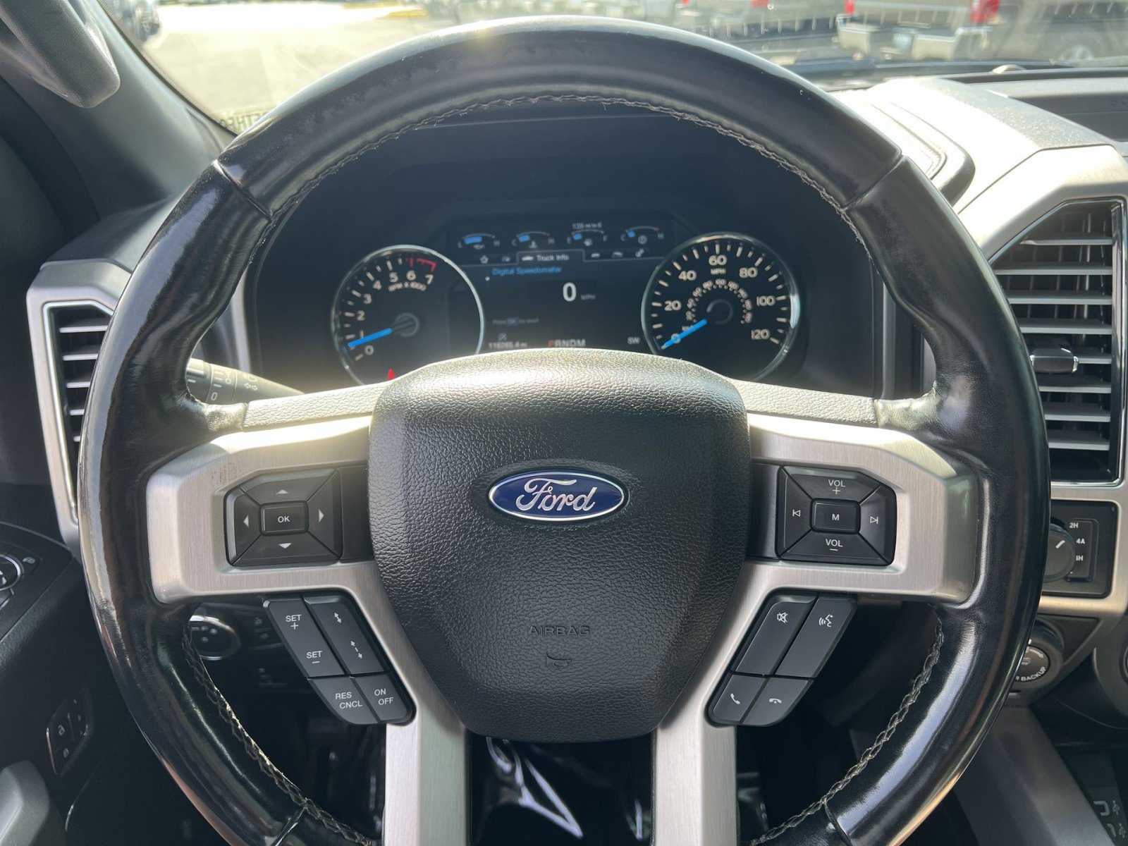 Used 2017 Ford F150 Platinum w/ Equipment Group 701A Luxury AWD/4WD image 16