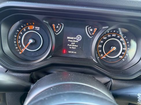 Used 2024 Jeep Wrangler Unlimited Sport AWD/4WD image 13