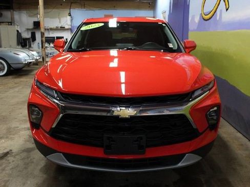 Certified 2025 Chevrolet Blazer LT image 2