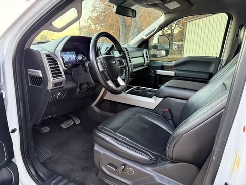 Used 2017 Ford F250 Lariat w/ Lariat Value Package image 10