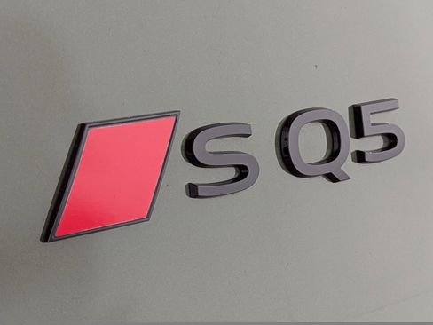 Certified 2025 Audi SQ5 Premium Plus image 29