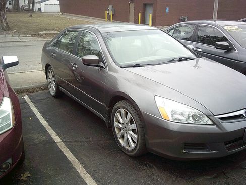 Used 2007 Honda Accord LX image 2