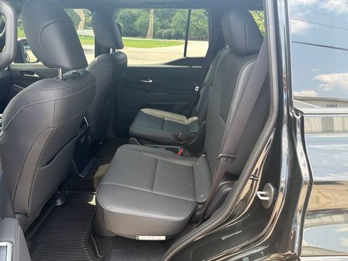 Used 2024 Lexus GX 550 w/ Accessory Package (2T) AWD/4WD image 14