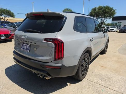 Certified 2022 Kia Telluride SX w/ SX Prestige Package AWD/4WD image 3