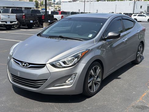 Used 2014 Hyundai Elantra Limited w/ Option Group 03 FWD image 3