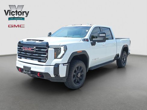 Used 2026 GMC Sierra 2500 AT4 w/ AT4 Premium Plus Package AWD/4WD image 3