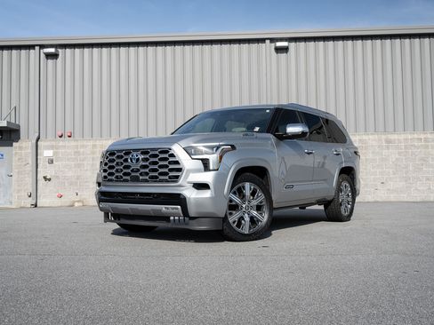 Used 2024 Toyota Sequoia Capstone AWD/4WD image 1