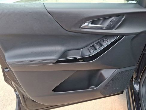 Used 2025 Chevrolet Equinox LT FWD image 9