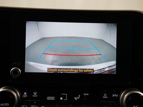 Certified 2024 Toyota Highlander XLE image 19