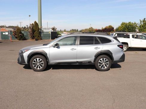 Used 2023 Subaru Outback Premium AWD/4WD image 8
