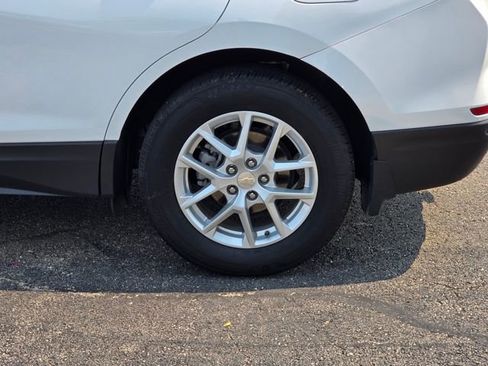 Used 2023 Chevrolet Equinox LT w/ LPO, Floor Liner Package image 14