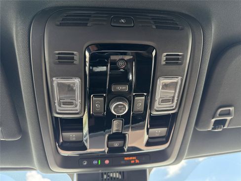 New 2026 Chevrolet Suburban High Country AWD/4WD image 31