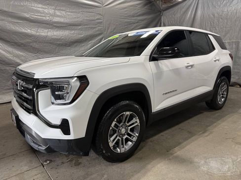 Used 2025 GMC Terrain Elevation AWD/4WD image 3