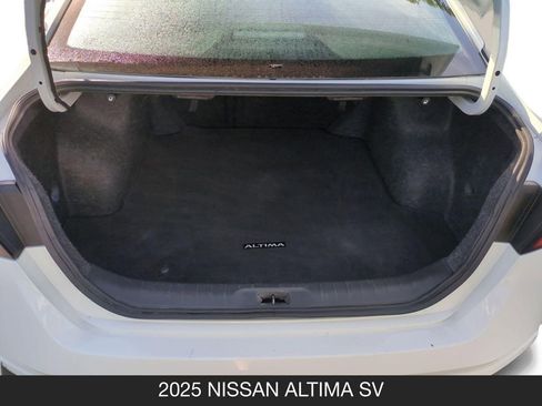 Used 2025 Nissan Altima 2.5 SV FWD image 24