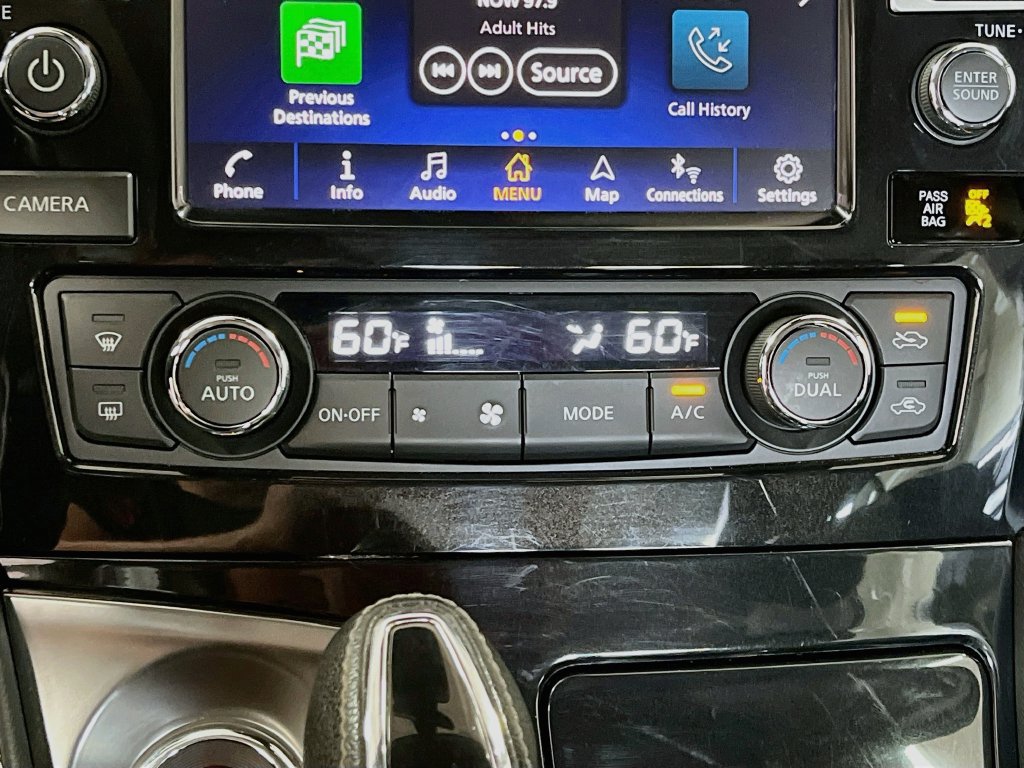 Used 2023 Nissan Maxima Platinum w/ Sport Mat Group FWD image 16