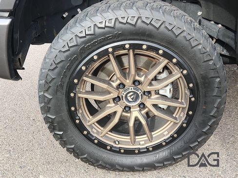 Used 2016 Ford F150 Platinum w/ Equipment Group 701A Luxury image 11