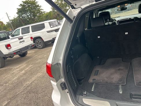 Used 2017 Jeep Grand Cherokee Limited image 31