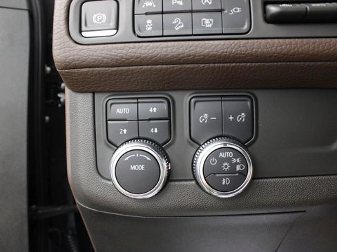 Used 2022 GMC Yukon Denali AWD/4WD image 29