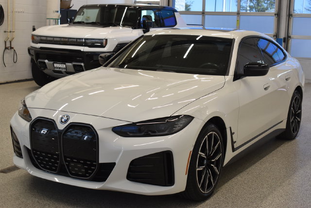 Used 2024 BMW i4 xDrive40i w/ M Sport Package AWD/4WD image 9