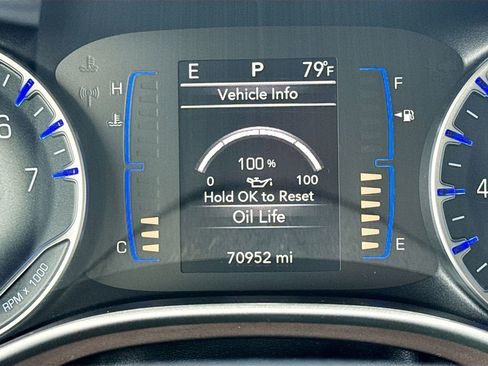 Used 2023 Chrysler Voyager LX FWD image 15