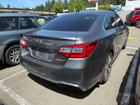 Used 2018 Subaru Legacy 2.5i Limited AWD/4WD image 3