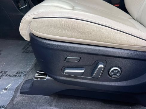 Used 2024 Hyundai Palisade Limited AWD/4WD image 13