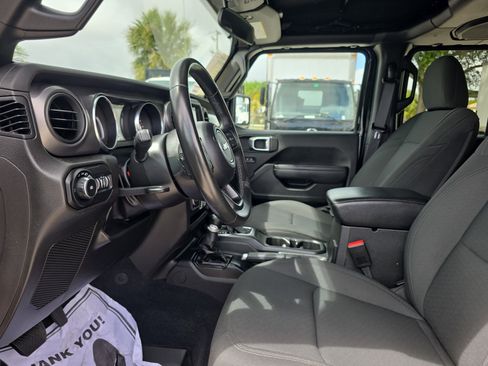 Used 2022 Jeep Wrangler Unlimited Sport image 24
