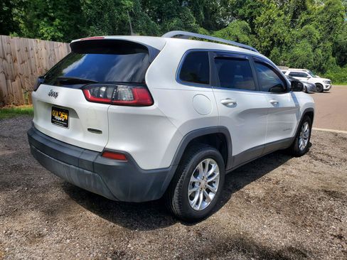 Used 2019 Jeep Cherokee Latitude w/ Popular Appearance Group FWD image 9