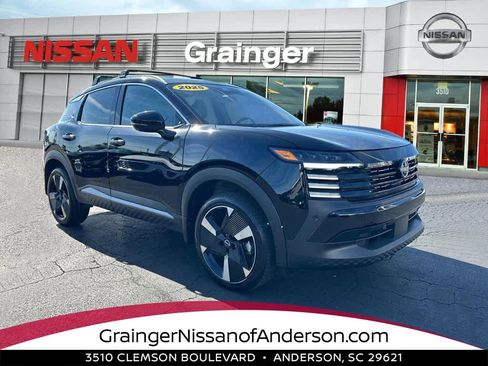 Used 2025 Nissan Kicks SR image 1