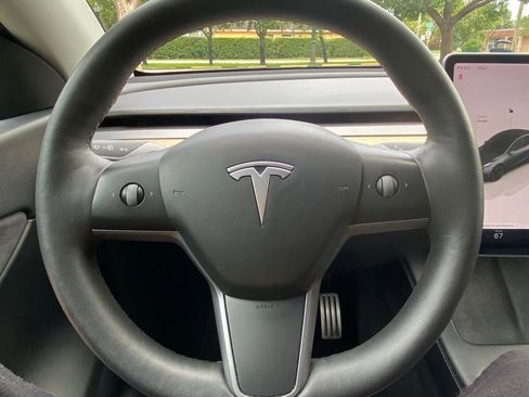 Used 2022 Tesla Model Y Performance AWD/4WD image 22