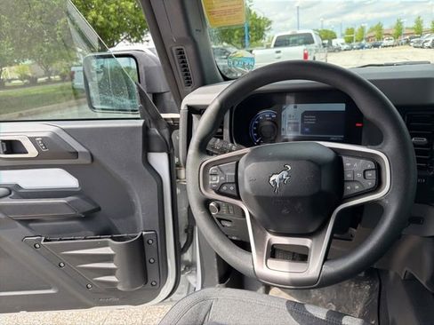 Used 2022 Ford Bronco 2-Door AWD/4WD image 18