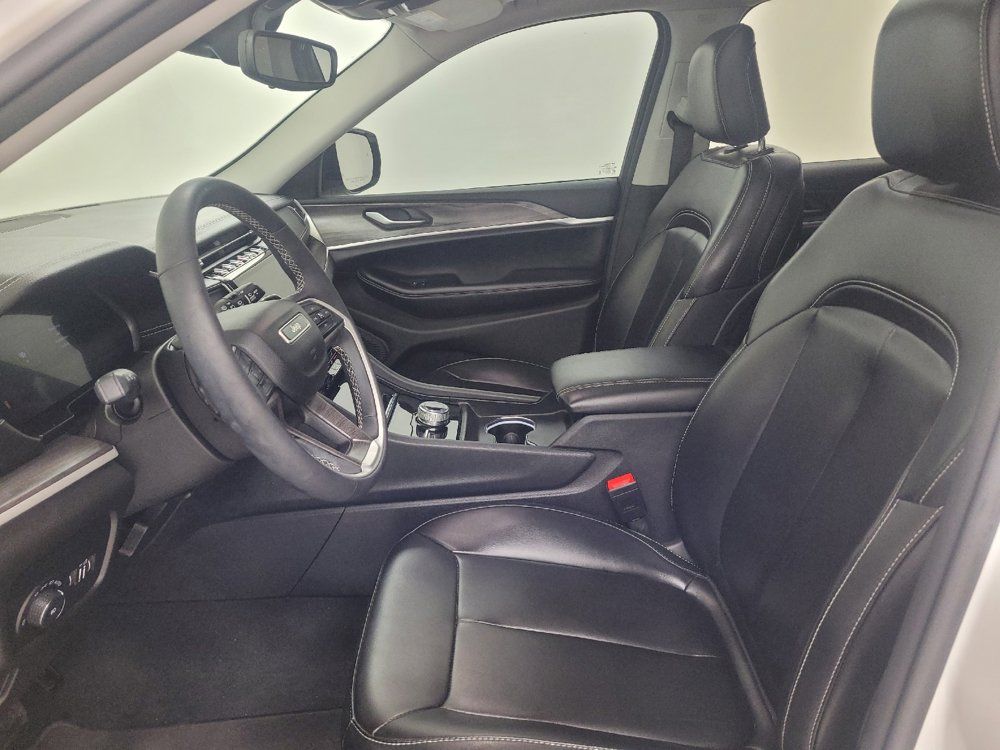 Used 2023 Jeep Grand Cherokee Limited AWD/4WD image 17