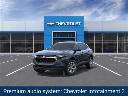 New 2026 Chevrolet Trax LS w/ LS Convenience Package FWD image 9