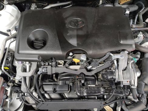 Used 2018 Toyota Camry SE FWD image 30