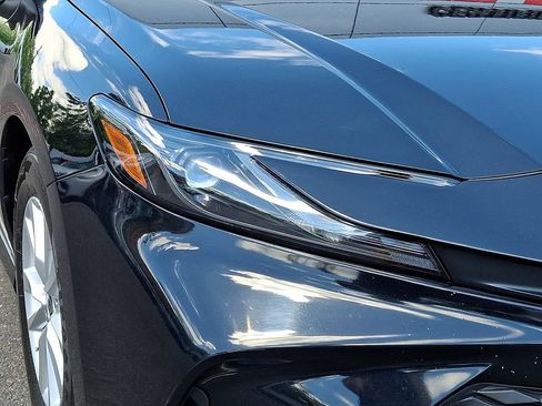 Used 2025 Toyota Camry LE FWD image 9