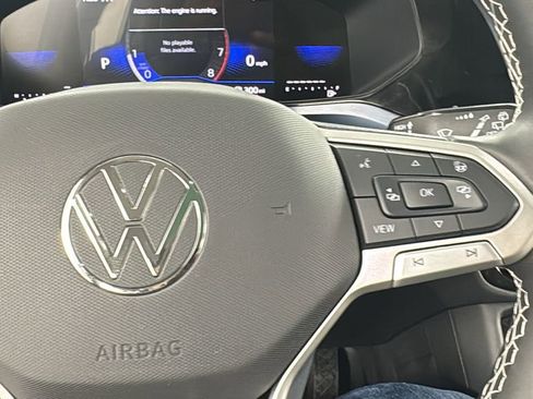 Used 2024 Volkswagen Taos SE w/ Panoramic Sunroof Package image 23
