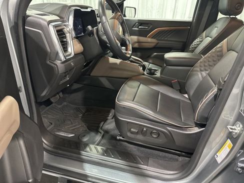 Certified 2023 GMC Canyon Denali image 9