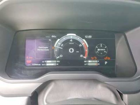 Used 2025 Toyota Tundra Limited AWD/4WD image 8