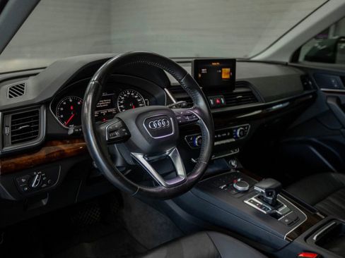 Used 2018 Audi Q5 2.0T Premium w/ Convenience Package AWD/4WD image 16