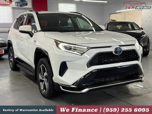 Used 2021 Toyota RAV4 SE AWD/4WD image 4
