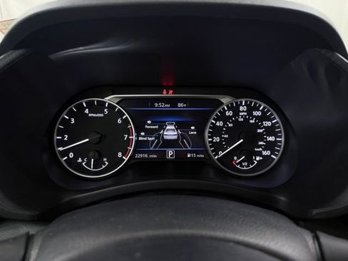 Used 2025 Nissan Sentra SR FWD image 23