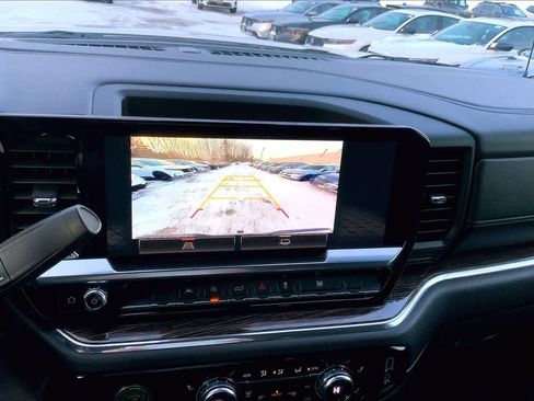 Used 2023 GMC Sierra 1500 SLE image 29