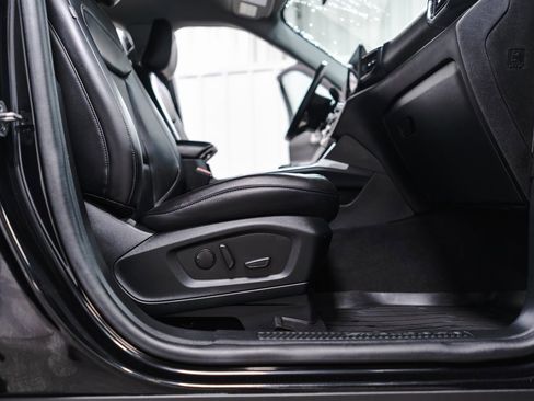 Used 2023 Ford Explorer XLT w/ Equipment Group 202A image 36