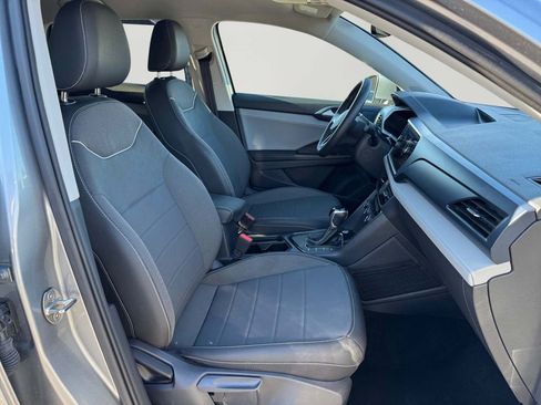 Used 2024 Volkswagen Taos SE image 12