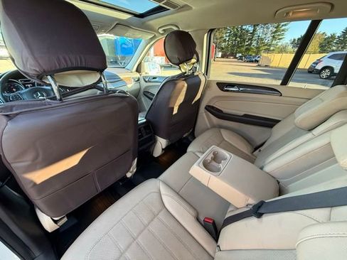 Used 2017 Mercedes-Benz GLS 450 4MATIC image 28