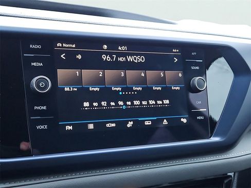 Used 2024 Volkswagen Taos SE image 26