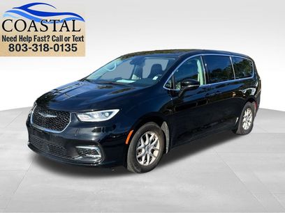 Used 2024 Chrysler Pacifica Touring-L