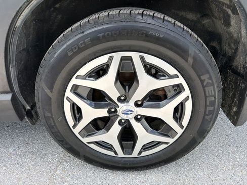 Used 2019 Subaru Forester Premium AWD/4WD image 10